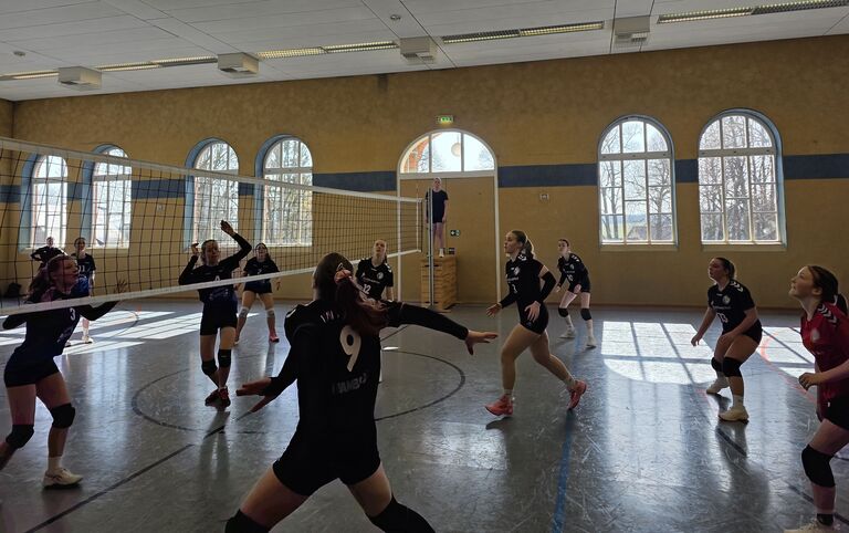 Damen 3 festigen Tabellenspitze