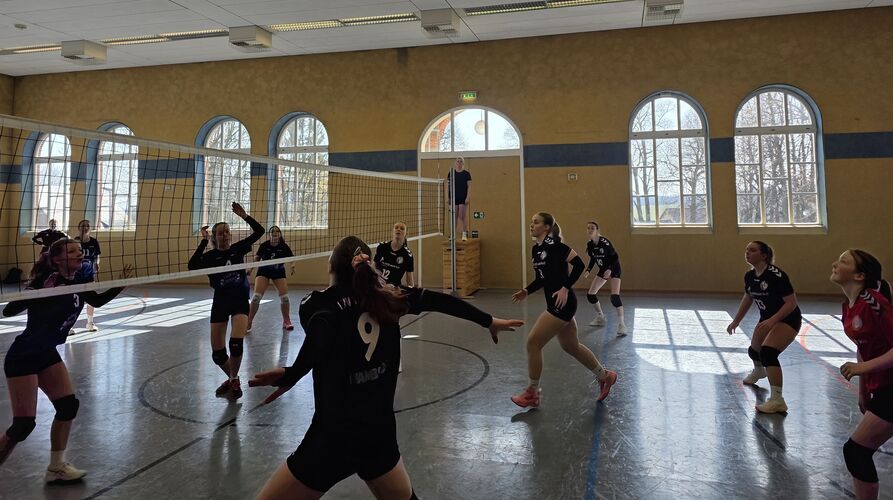 Damen 3 festigen Tabellenspitze