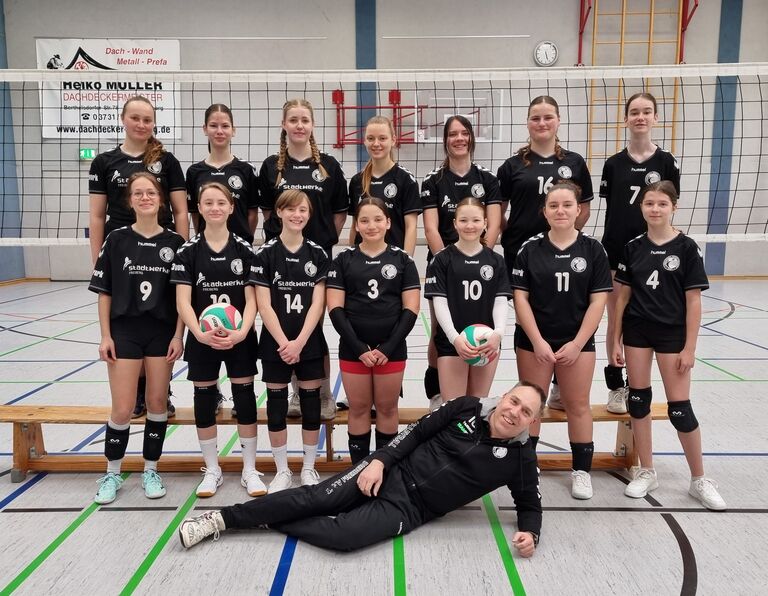 Damen 2: Rabenschwarzer Tag